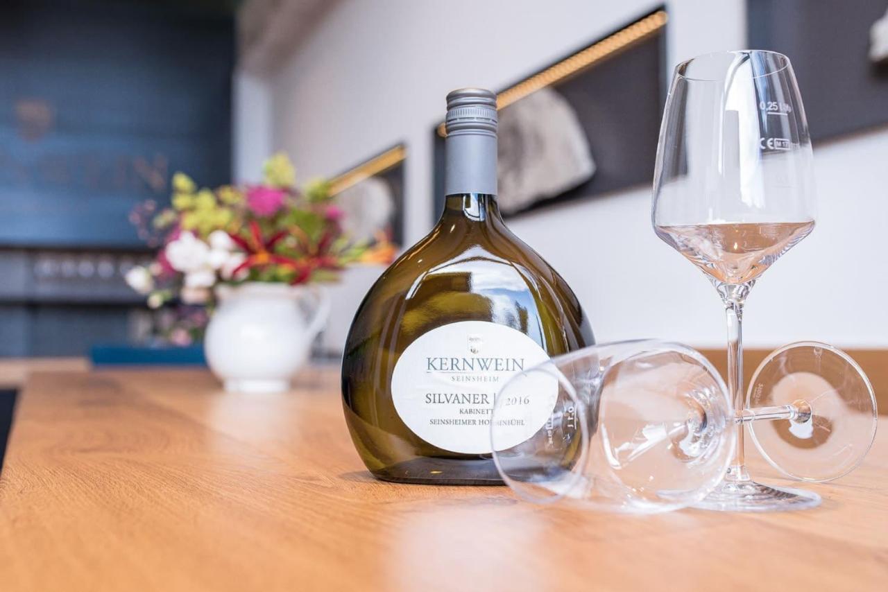 Weingut Kernwein Hotell Seinsheim Exteriör bild